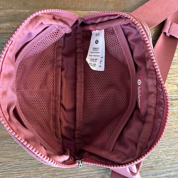 Pastel Pink Lululemon belt bag - Picture 4 of 5